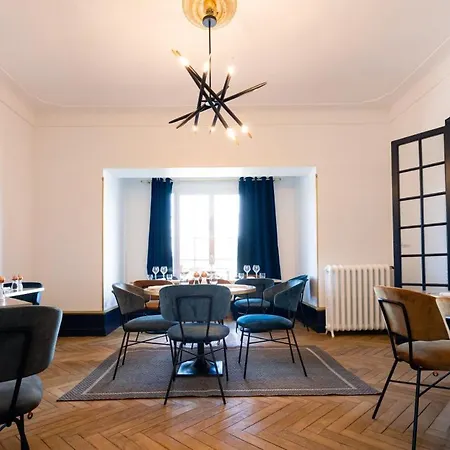Pomade Hotel