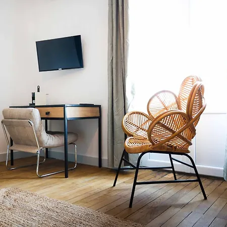 Pomade Hotel